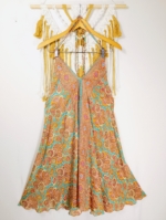 vestido seda ibicenco mujer estampado tirantes finos look verano boho La Gata Voladora Alpujarra Almería
