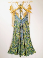 vestido seda ibicenco mujer estampado tirantes finos look verano boho La Gata Voladora Alpujarra Almería