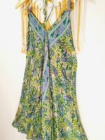 vestido seda ibicenco mujer estampado tirantes finos look verano boho La Gata Voladora Alpujarra Almería