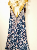 Vestido de seda Oshun Gold con escote ajustable estilo boho chic La Gata Voladora La Alpujarra