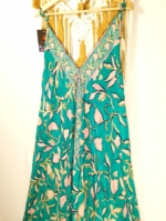 Vestido de seda Oshun Gold con escote ajustable estilo boho chic La Gata Voladora La Alpujarra