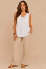 blusa blanca algodon sin mangas bordada erica boho chic La Gata Voladora Alpujarra Almeria