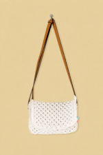 Bolso blanco crochet ibiza estilo boho chic La Gata Voladora Alpujarra Almeria