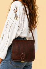 Bolso cuero marroqui legolas marron estilo boho unisex La Gata Voladora Alpujarra Almeria