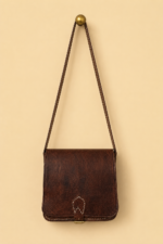 Bolso cuero marron legolas estilo bohemio La Gata Voladora Alpujarra Almeria