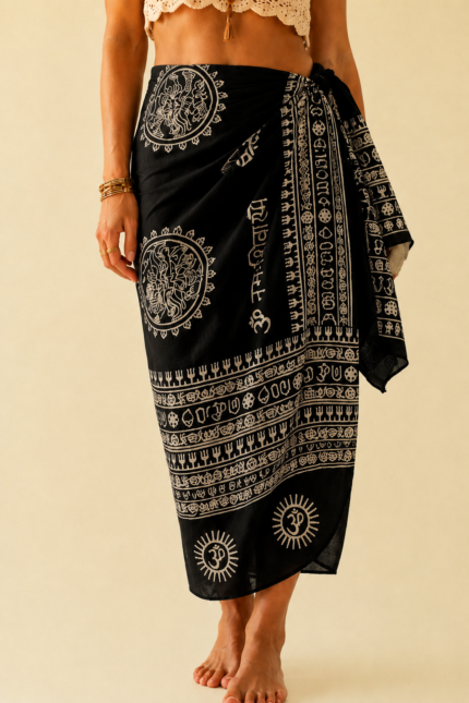 Pareo India Coline negro estilo boho playa La Gata Voladora Alpujarra Almeria