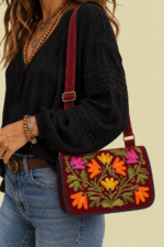 Bandolera de Piel Bordado Floral burdeos bolso boho piel gamuza bordado floral La Gata Voladora Alpujarra Almeria