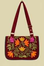 Bandolera de Piel Bordado Floral burdeos bolso bohemio con bordados florales La Gata Voladora Alpujarra Almeria