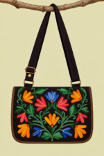 Bandolera de Piel Bordado Floral Gris boho chic La Gata Voladora Laujar de Andarax Almeria