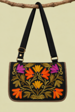 Bandolera de Piel Bordado Floral Gris Claro boho chic La Gata Voladora Laujar de Andarax Almeria