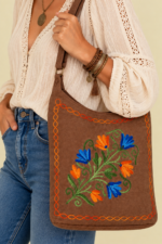 Bolso de Piel Bordado Floral marron claro gamuza boho La Gata Voladora Alpujarra Almeria