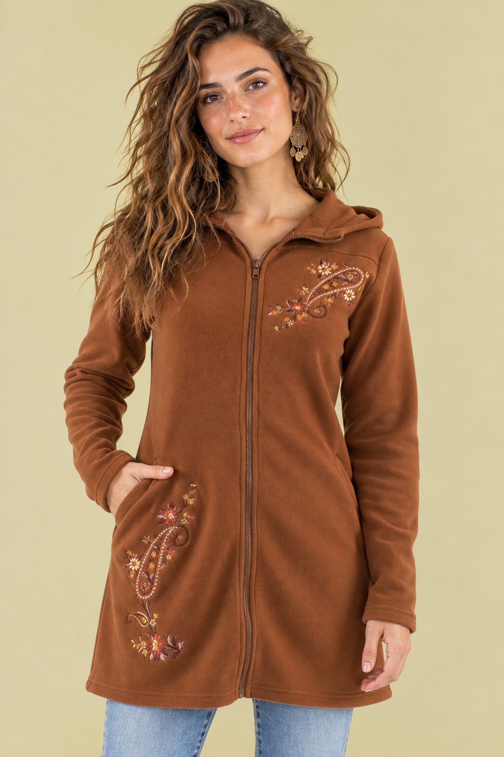 Chaqueta Forro Polar Flora Marron (1) Chaqueta Forro Polar Flora marron chocolate cazadora polar con capucha boho La Gata Voladora Laujar de Andarax