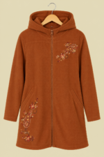 Chaqueta Forro Polar Flora marron chocolate cazadora bordada con capucha Boho Chic La Gata Voladora Laujar de Andarax