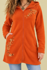 Chaqueta Forro Polar Flora naranja abrigo bordado con capucha estilo bohemio La Gata Voladora Laujar de Andarax