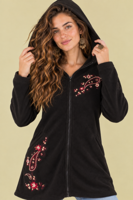 Chaqueta Forro Polar Flora negro abrigo polar con capucha bohemio La Gata Voladora Laujar de Andarax