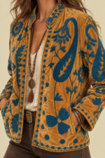 Chaqueta Terciopelo Bordada Ámbar mostaza bordado floral Suzani Boho Chic La Gata Voladora Alpujarra Almeria