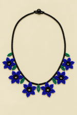 Collar azul de flores hecho a mano La Gata Voladora Laujar de Andarax Almeria