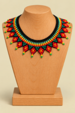Collar Espíritu Tribal multicolor La Gata Voladora Alpujarra Almeria