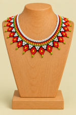 Collar Tribal Llama Sagrada multicolor La Gata Voladora Alpujarra Almeria