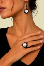 Conjunto Anillo y Pendientes Espiral Almau blanco estilo boho chic La Gata Voladora Laujar de Andarax Almeria
