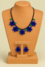 Conjunto Collar y Pendientes Flor Indígena azul de estilo bohemio de La Gata Voladora, Laujar de Andarax