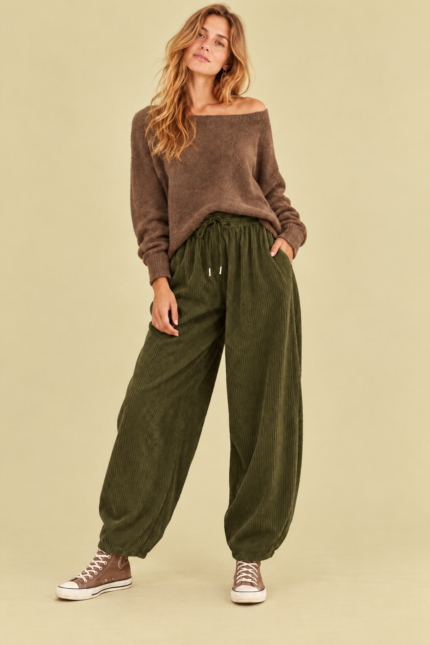 Pantalón de Pana Bombacho verde caqui La Gata Voladora Alpujarra Almeria