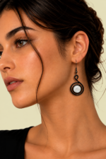 Pendientes Artesanales Almau blancos cortos con forma de espiral La Gata Voladora Laujar de Andarax Almeria