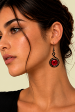 Pendientes Almau burdeos cortos de estilo bohemio con espiral La Gata Voladora Laujar de Andarax Almeria