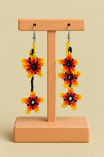 Pendientes Flor del Amazonas rojos con cuentas multicolor La Gata Voladora Laujar de Andarax Almeria