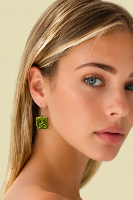 Pendientes ceramica Trisquel verde motivo celta La Gata Voladora Laujar de Andarax Almeria